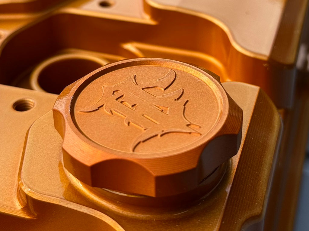 エンジンヘッドカバー